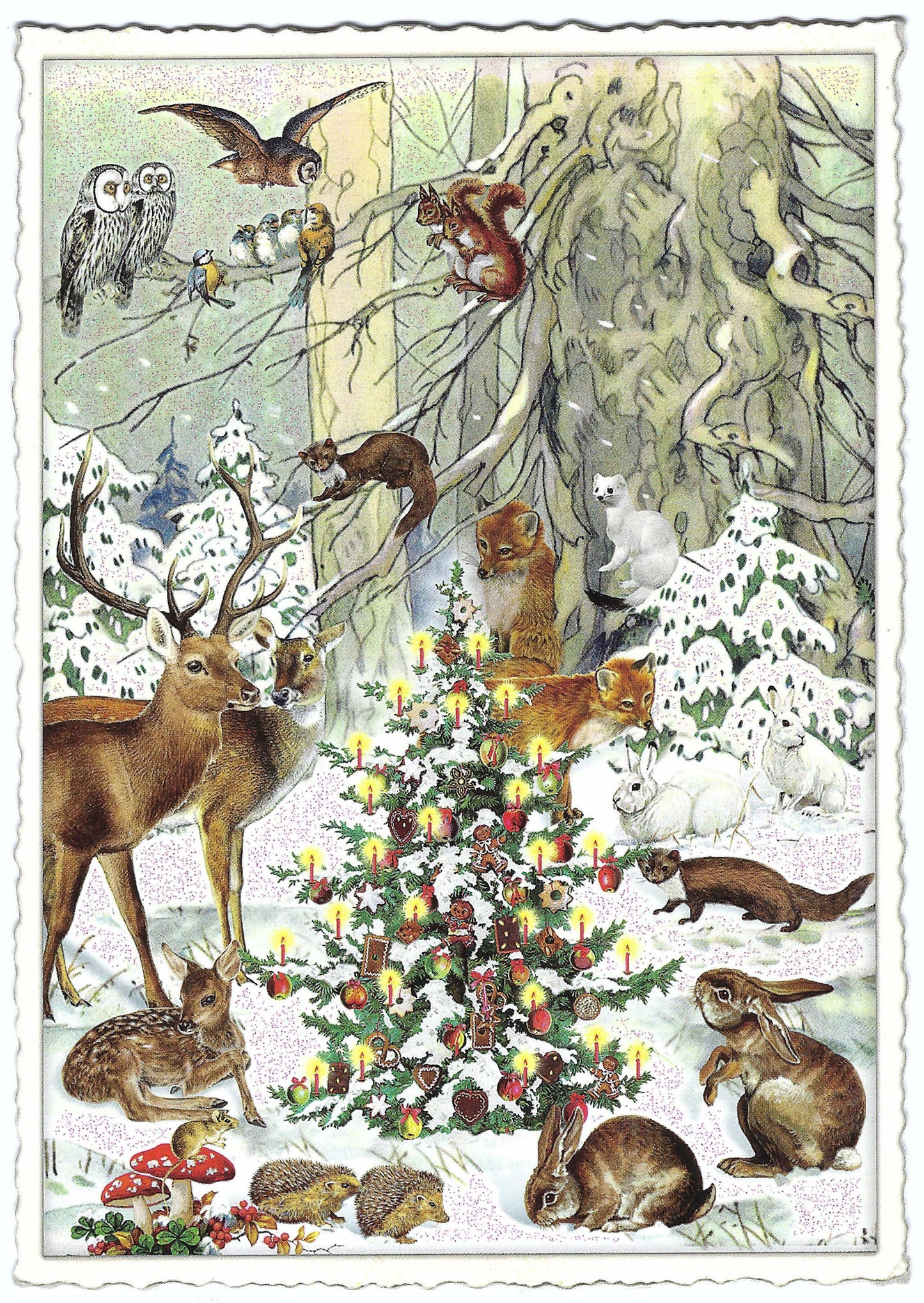 Edition Tausendschön Christmas Postcard – Forest Animals Around Decorated Tree – Glitter Details, Serrated Edge, Art Paper – Holiday Mail for Postcrossing, Snail Mail, and Collectors