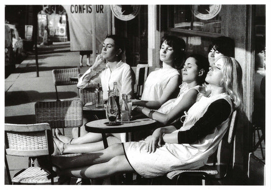 Black and white postcard featuring Robert Doisneau’s Hairdressers Sunbathe street photo—vintage Paris scene published by Éditions du Désastre, perfect for collectors and Postcrossing